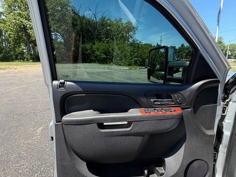 Used 2012 GMC Sierra 2500 SLT w/ SLT Convenience Package AWD/4WD image 10