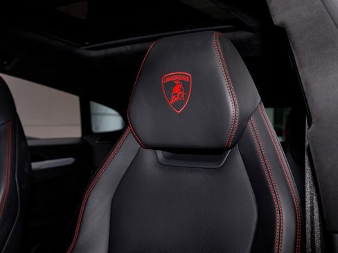 Used 2020 Lamborghini Urus image 18