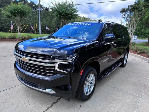 Used 2024 Chevrolet Suburban LT RWD image 13
