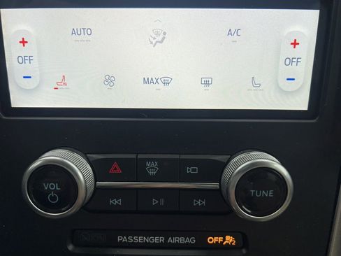 Used 2023 Ford Edge SEL w/ Convenience Package image 9