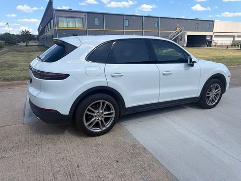 Used 2021 Porsche Cayenne AWD/4WD image 11