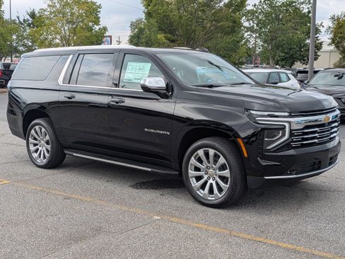 New 2025 Chevrolet Suburban Premier image 2