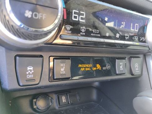 Used 2021 Toyota RAV4 XLE Premium AWD/4WD image 18