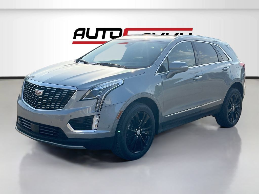 Used 2025 Cadillac XT5 Premium Luxury w/ Technology Package AWD/4WD image 3