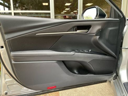 Used 2025 Toyota Camry LE FWD image 31
