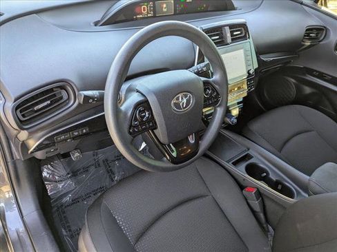 Used 2022 Toyota Prius LE image 10