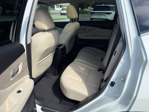 Used 2020 Nissan Murano SV w/ Premium Package AWD/4WD image 12