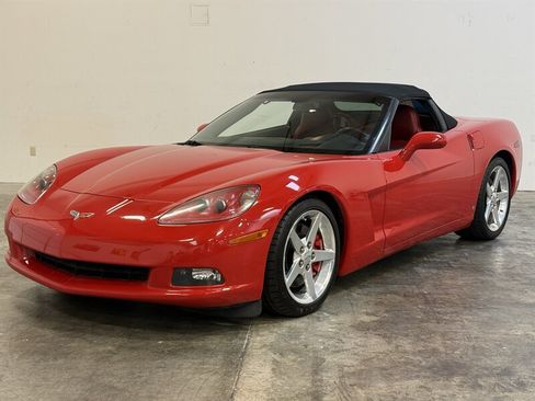 Used 2006 Chevrolet Corvette Convertible w/ Preferred Equipment Group RWD image 29