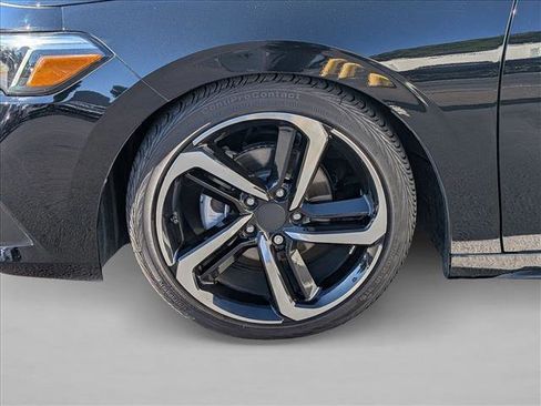 Used 2023 Honda Civic Sport Touring image 9