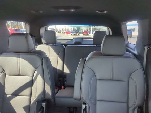 Certified 2023 Chevrolet Traverse RS w/ LPO, Floor Liner Package AWD/4WD image 36