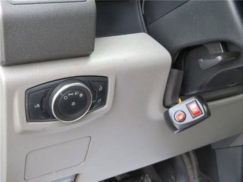 Used 2020 Ford F250 XL w/ Power Equipment Group image 9