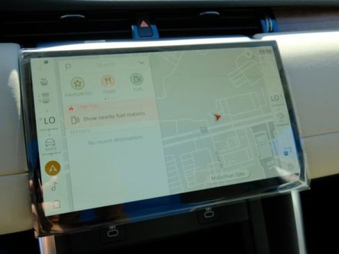 Used 2024 Land Rover Discovery Sport S image 23