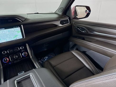 Used 2023 GMC Yukon XL Denali w/ Denali Reserve Package AWD/4WD image 25