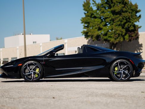 Used 2024 McLaren 750S Spider Ceramic Brakes Front Li image 11