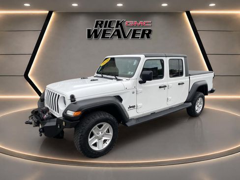 Used 2020 Jeep Gladiator Sport w/ Quick Order Package 23S AWD/4WD image 2