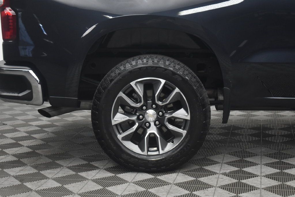 Used 2023 Chevrolet Silverado 1500 LT AWD/4WD image 26
