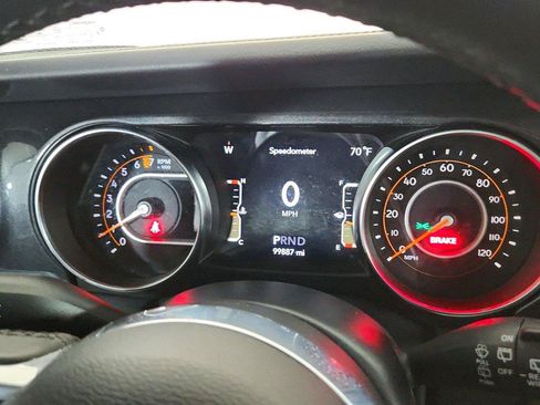 Used 2021 Jeep Wrangler Unlimited Sahara AWD/4WD image 30