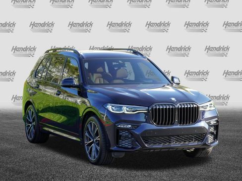 Used 2022 BMW X7 xDrive40i w/ M Sport Package AWD/4WD image 2