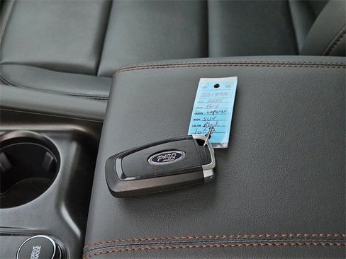 Used 2025 Ford Explorer Active w/ Active Comfort Package image 35