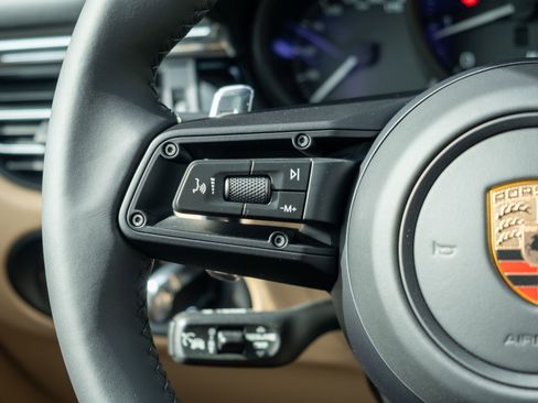 Certified 2026 Porsche Macan AWD/4WD image 28