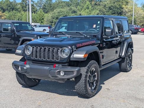 Used 2025 Jeep Wrangler Unlimited Rubicon AWD/4WD image 7