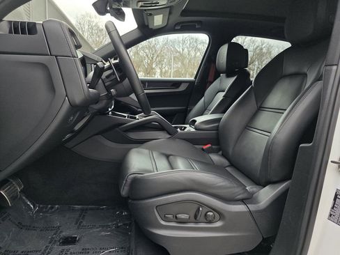 Certified 2025 Porsche Cayenne E-Hybrid AWD/4WD image 16