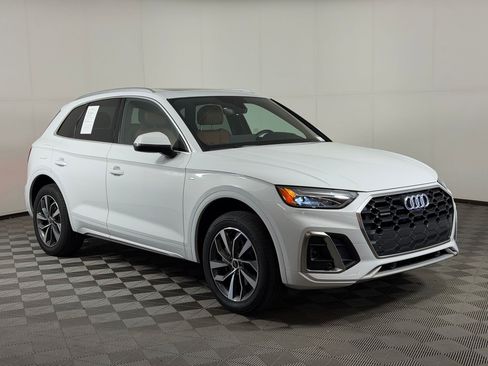 Used 2023 Audi Q5 2.0T Premium Plus w/ Premium Plus Package AWD/4WD image 7