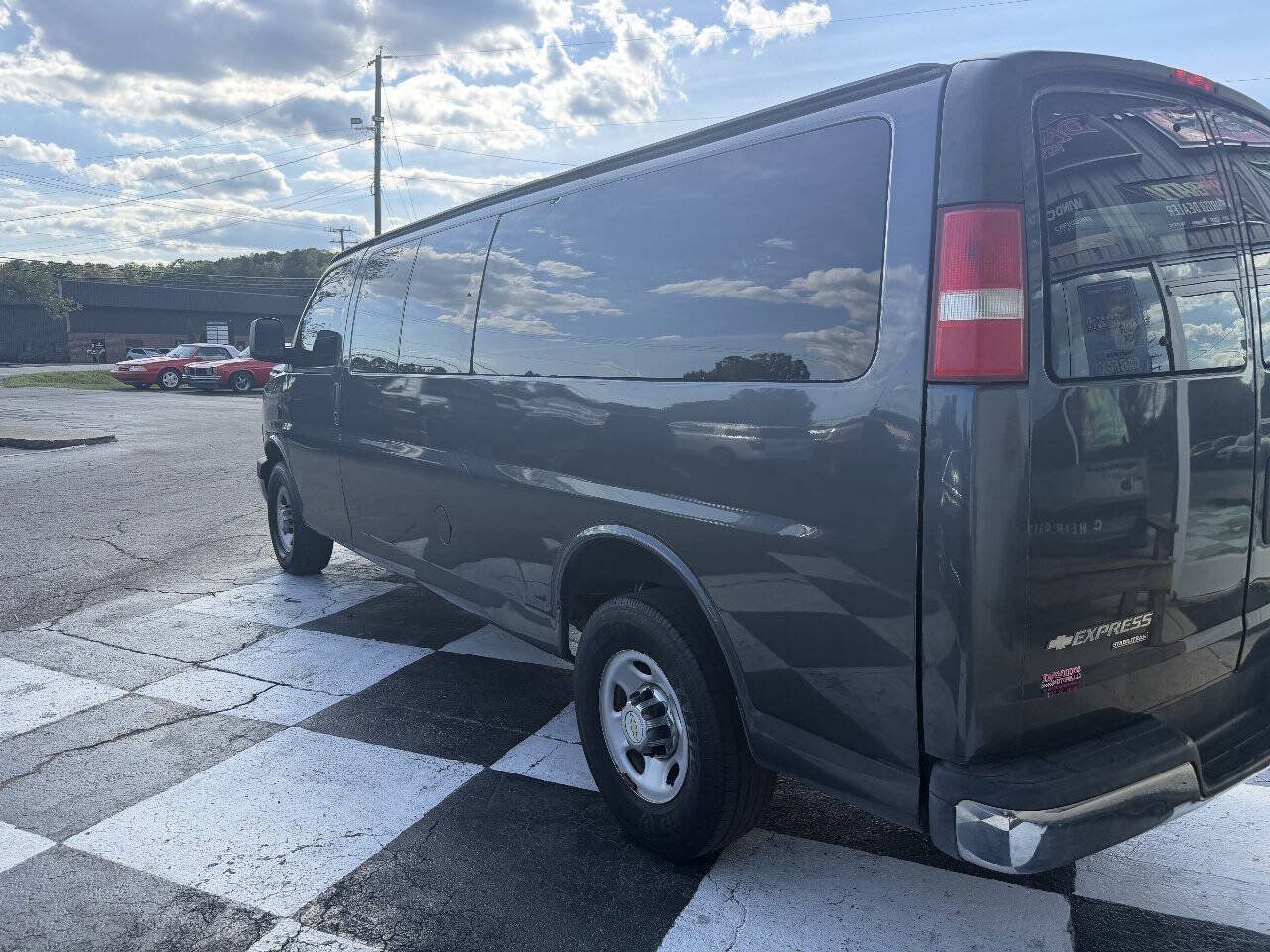 Used 2014 Chevrolet Express 3500 LT w/ LT Preferred Equipment Group RWD image 8