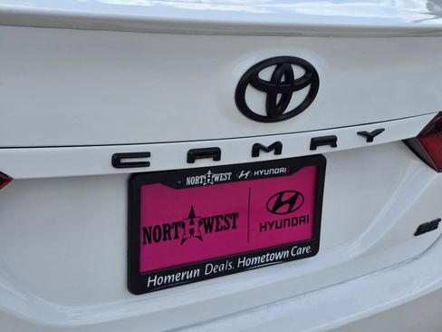 Used 2023 Toyota Camry SE FWD image 11