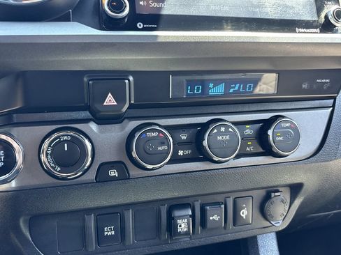 Used 2022 Toyota Tacoma TRD Off-Road AWD/4WD image 24