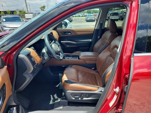 Certified 2022 Nissan Pathfinder Platinum w/ Cargo Package FWD image 14