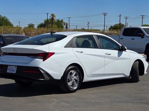Used 2026 Hyundai Elantra SE FWD image 4