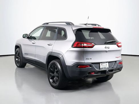 Used 2017 Jeep Cherokee Trailhawk AWD/4WD image 5