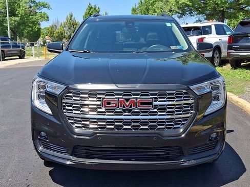 Used 2023 GMC Terrain Denali w/ Denali Premium Package AWD/4WD image 2