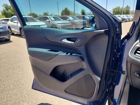 Used 2023 Chevrolet Equinox RS FWD image 13