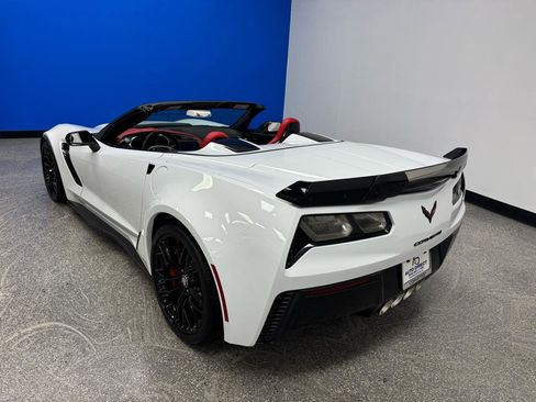 Used 2015 Chevrolet Corvette Z06 w/ 3LZ Preferred Equipment Group RWD image 13