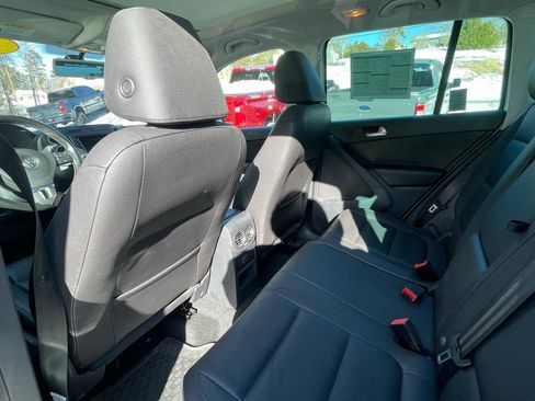 Used 2016 Volkswagen Tiguan SE image 22