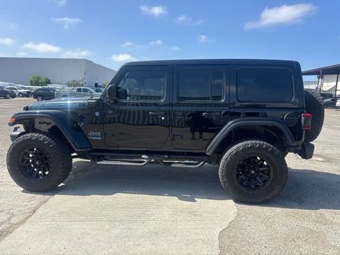 Used 2022 Jeep Wrangler Unlimited Rubicon 4xe w/ Cold Weather Group AWD/4WD image 8