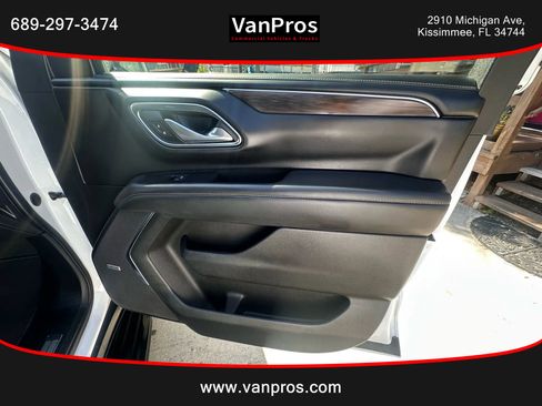 Used 2023 Chevrolet Suburban LT image 19