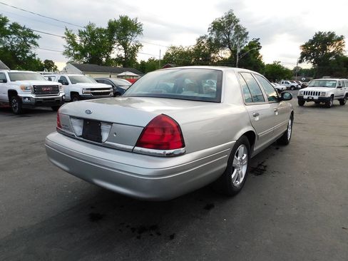 Used 2008 Ford Crown Victoria LX RWD image 11