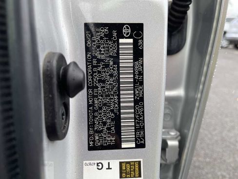Used 2022 Toyota Prius L Eco FWD image 24