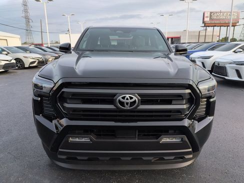 Used 2025 Toyota Tacoma SR5 AWD/4WD image 8
