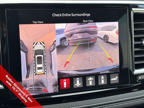 New 2026 Chrysler Pacifica Limited w/ Uconnect Theater Family Group image 31