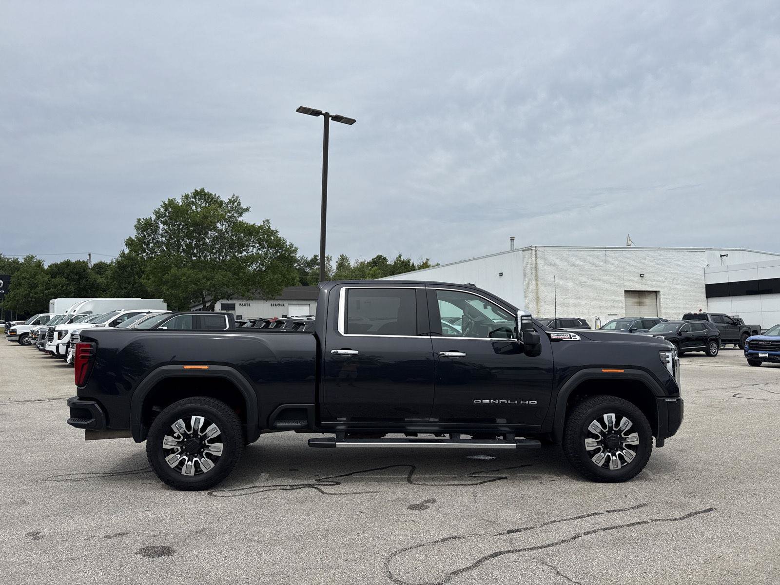 Used 2024 GMC Sierra 2500 Denali w/ Denali Reserve Package AWD/4WD image 10