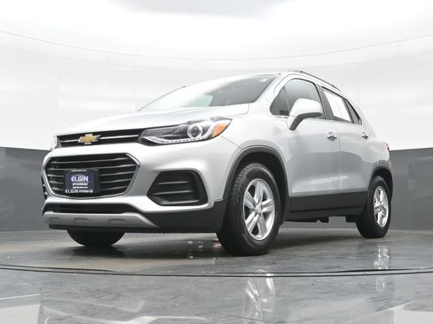 Used 2018 Chevrolet Trax LT w/ Driver Confidence Package FWD image 26