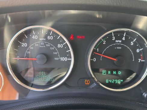 Used 2018 Jeep Wrangler Sahara w/ Connectivity Group AWD/4WD image 21