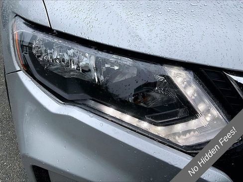 Used 2020 Nissan Rogue S FWD image 26