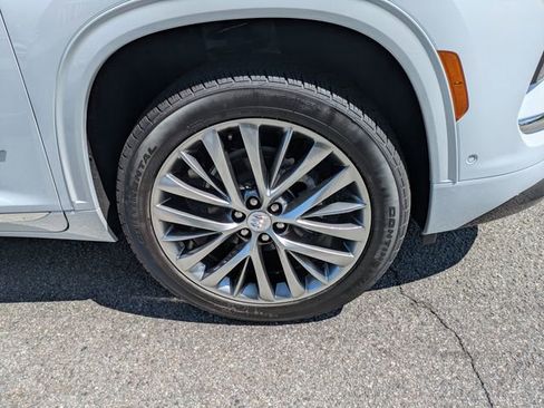 New 2026 Buick Enclave Avenir FWD image 11
