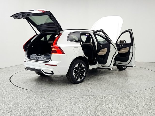 New 2026 Volvo XC60 B5 Plus w/ Protection Package Premier AWD/4WD image 11