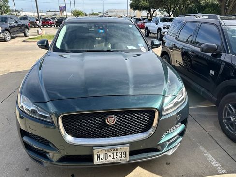 Used 2018 Jaguar F-PACE Prestige AWD/4WD image 2